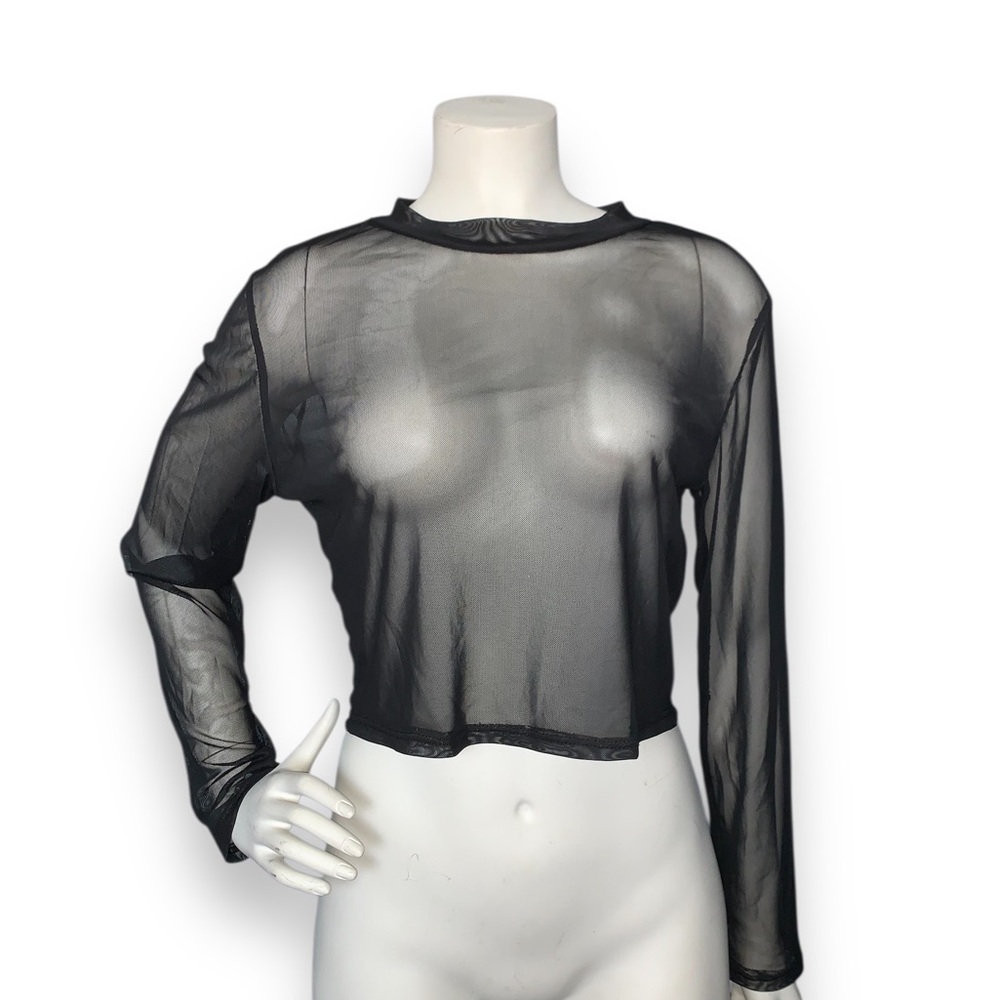 Black long sleeve cropped mesh tee